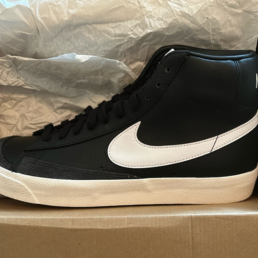 Brand New Nike ‘77 Vintage Blazers.